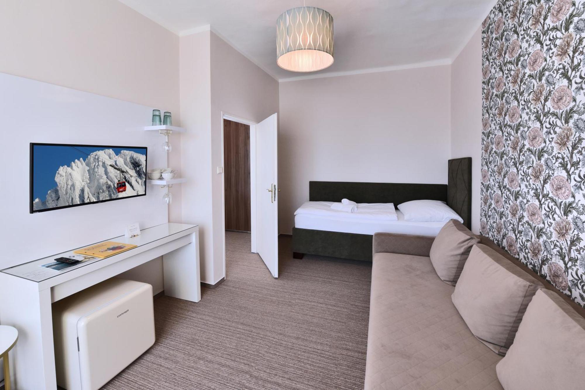 Aplend Hotel Lujza Major Tatranska Lomnica Ngoại thất bức ảnh