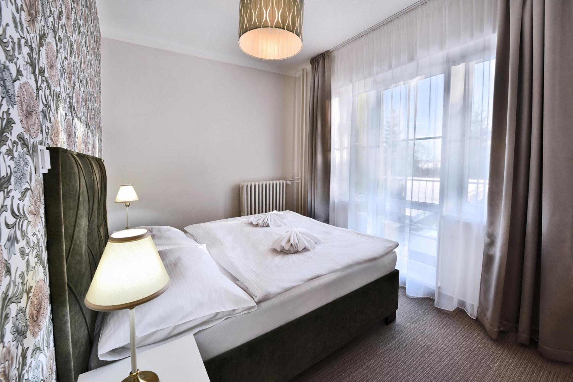 Aplend Hotel Lujza Major Tatranska Lomnica Ngoại thất bức ảnh
