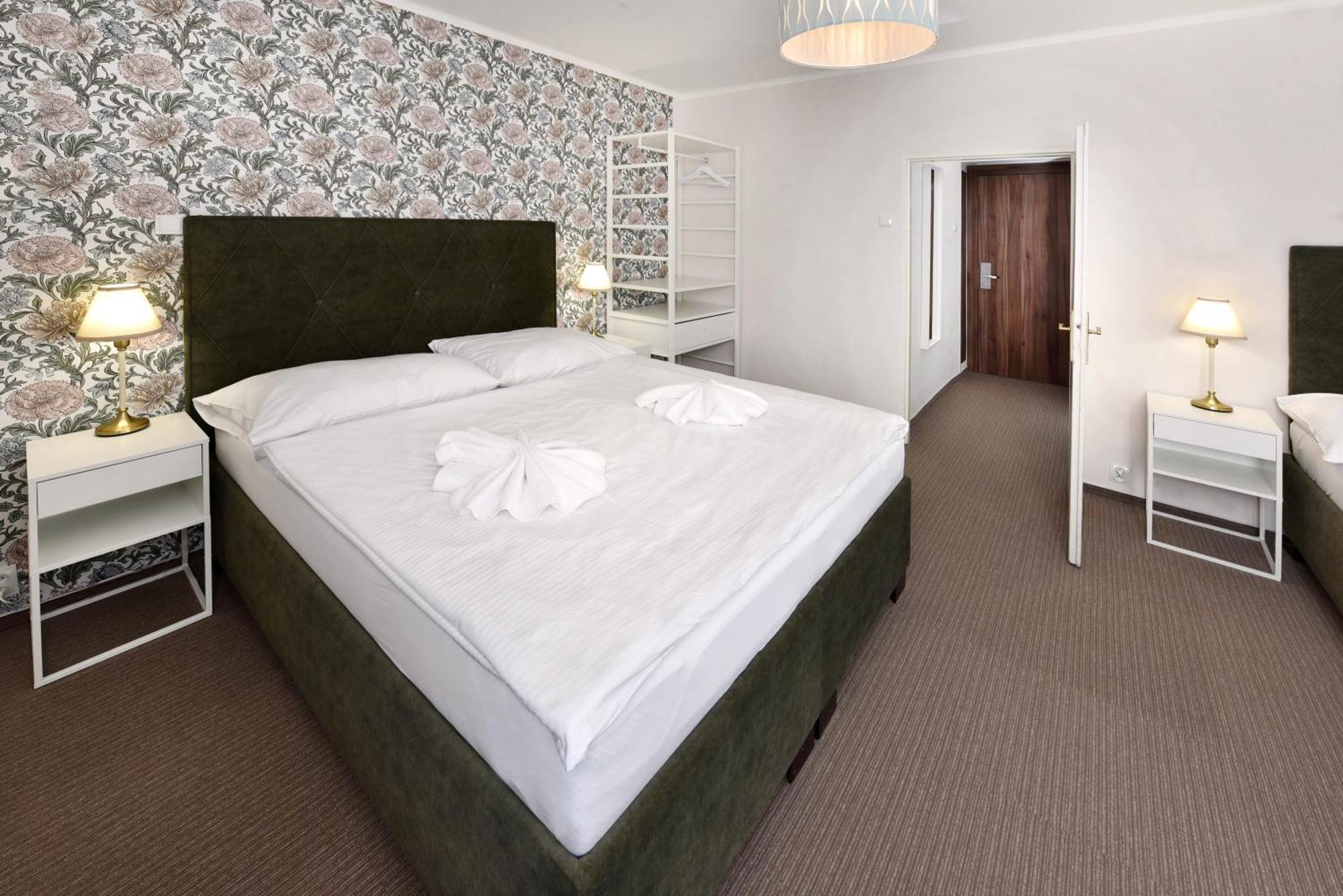 Aplend Hotel Lujza Major Tatranska Lomnica Ngoại thất bức ảnh