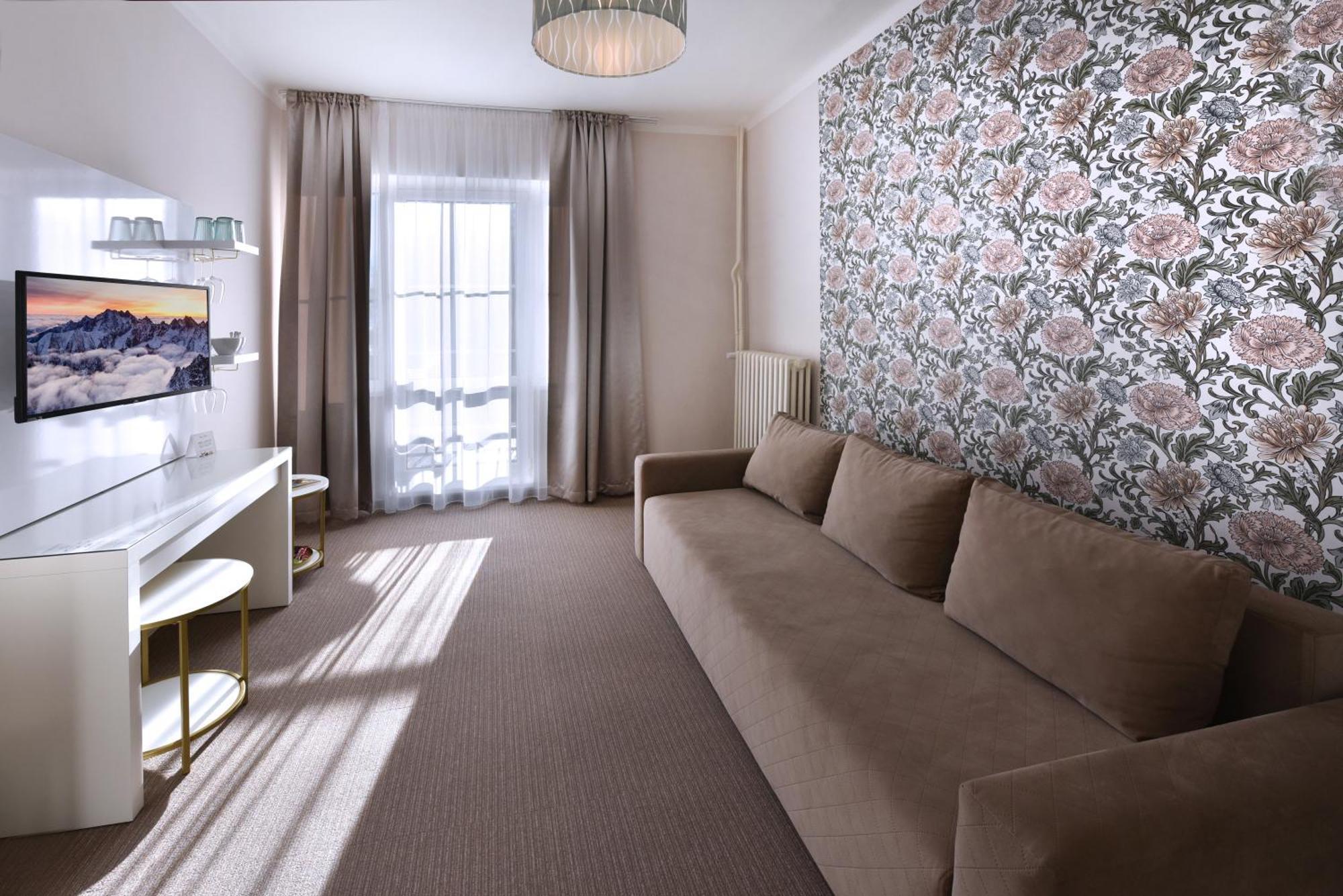 Aplend Hotel Lujza Major Tatranska Lomnica Ngoại thất bức ảnh