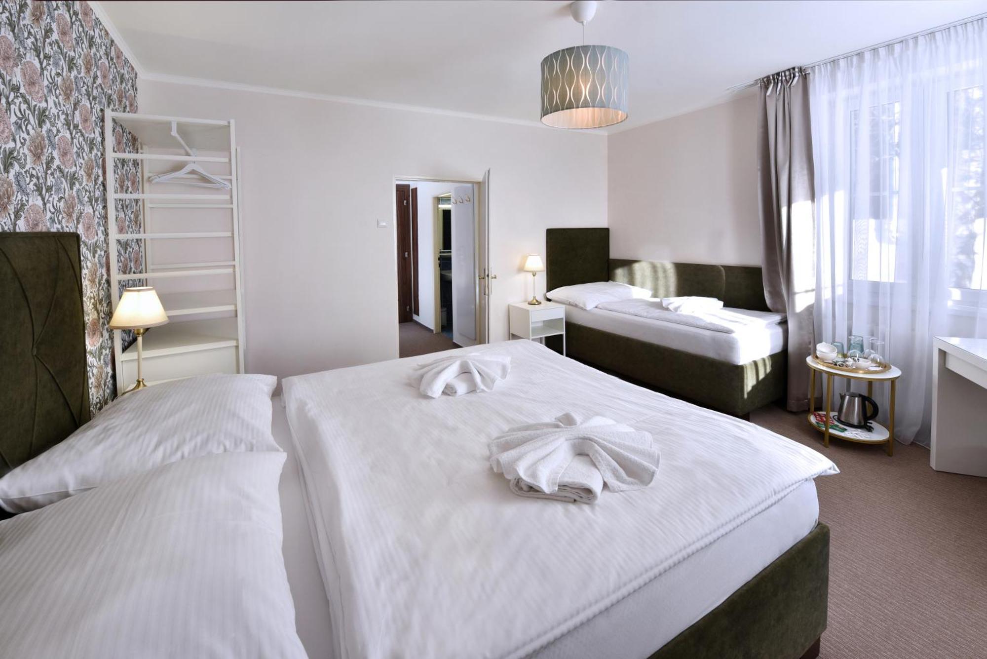 Aplend Hotel Lujza Major Tatranska Lomnica Ngoại thất bức ảnh